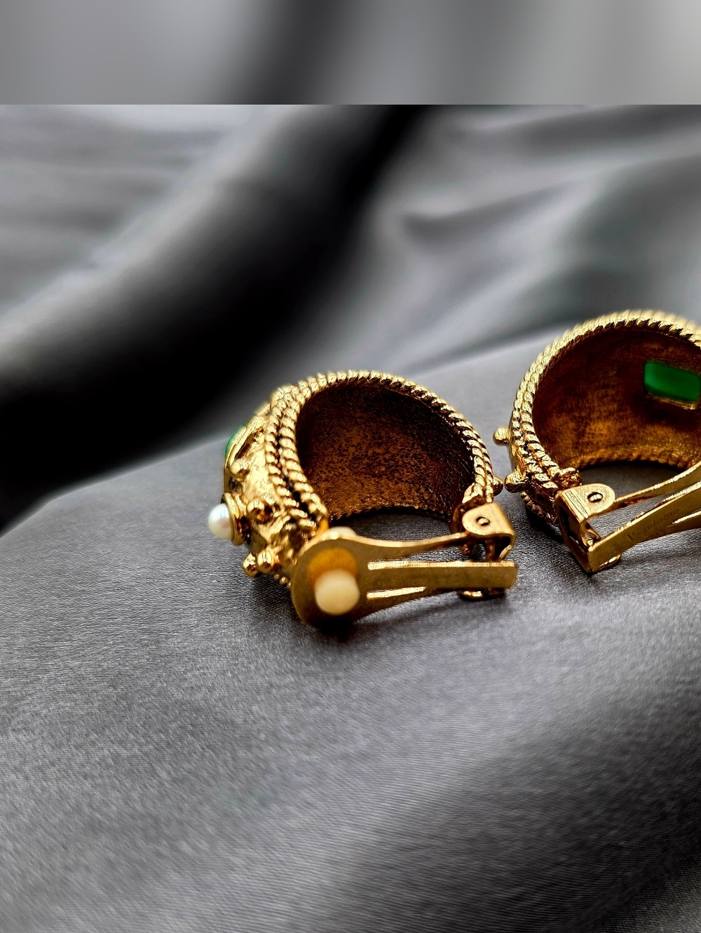 Vintage Vendome Byzantine Clip-On Earrings Gold Green Cabochon Statement Luxe - Picture 7 of 10